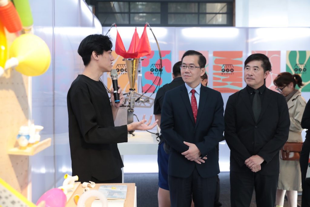 Golden Pin Design Award 2019 Winners Exhibition_11_Chih-Ching Yang (Deputy Director General of Industrial Development Bureau, MOEA)_Chi-Yi Chang (Chairman of Taiwan Design Center)